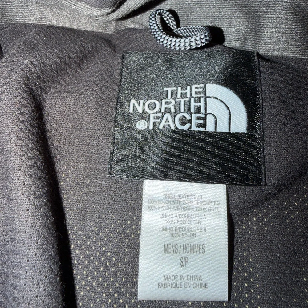 The North Face Summit Series Waterproof Red Gray Hooded Jacket Men’s Small